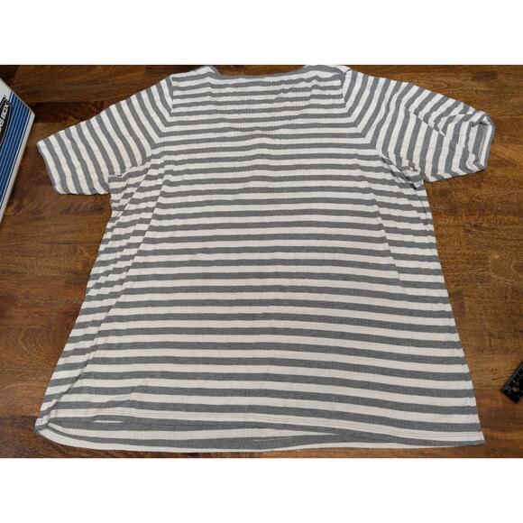 Torrid womens shirt Size 5x 28 Plus Gray White Striped Henley Top Tunic EUC - Picture 7 of 11